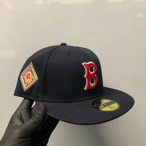 New Era Boston Red Sox Fitted Cap 7 3/8 Deadstock